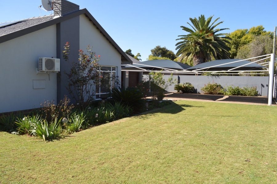 4 Bedroom Property for Sale in Flamwood North West